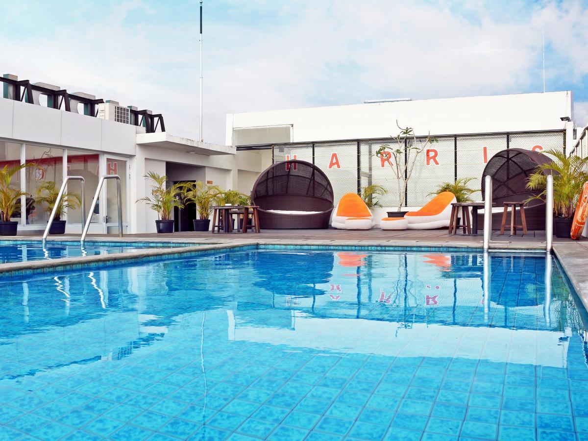 Harris Hotel Понтианак Экстерьер фото