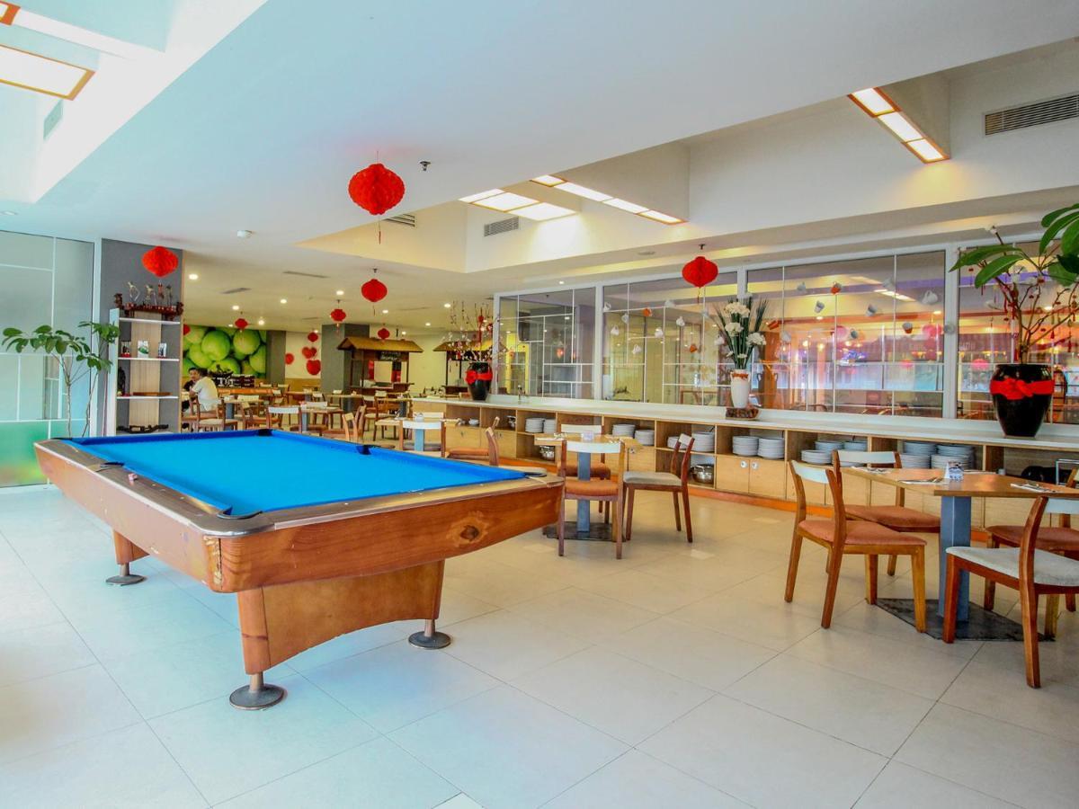 Harris Hotel Понтианак Экстерьер фото